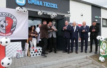 Otwarcie szatni w Br&oacute;jcach 8