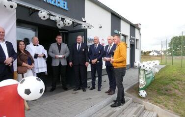 Otwarcie szatni w Br&oacute;jcach 18