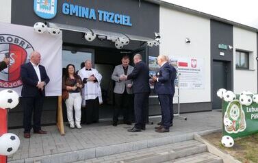 Otwarcie szatni w Br&oacute;jcach 25